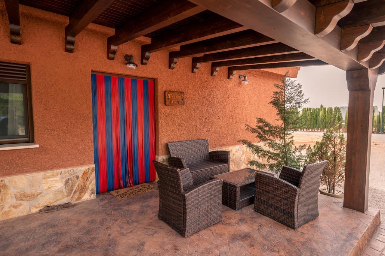 Bodega Andres Iniesta Con Visita Y Cata Villa Fuentealbilla Ruang foto