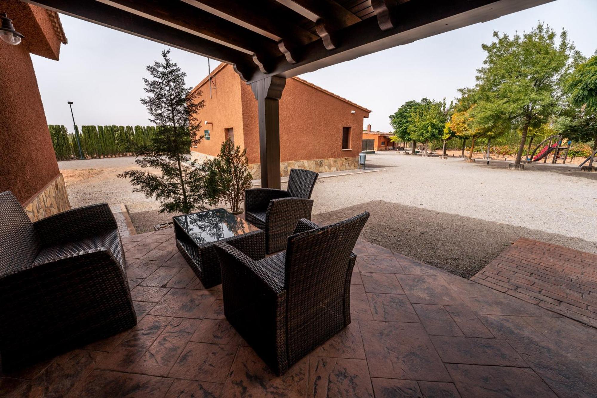 Bodega Andres Iniesta Con Visita Y Cata Villa Fuentealbilla Ruang foto